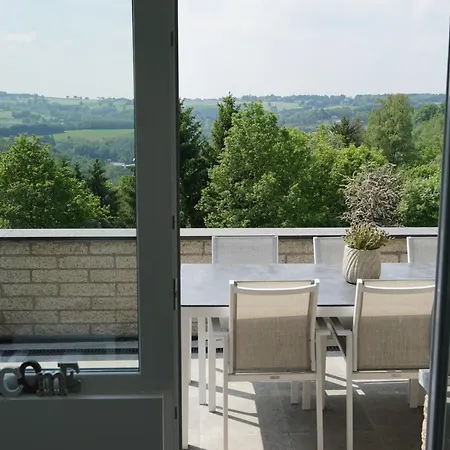 Apartment Triplex 244 